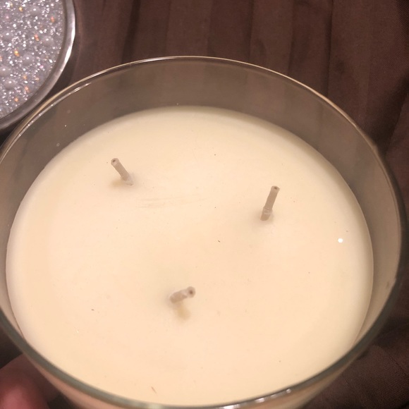 ❤️SOLD❤️Magic in the air candle - Picture 3 of 4